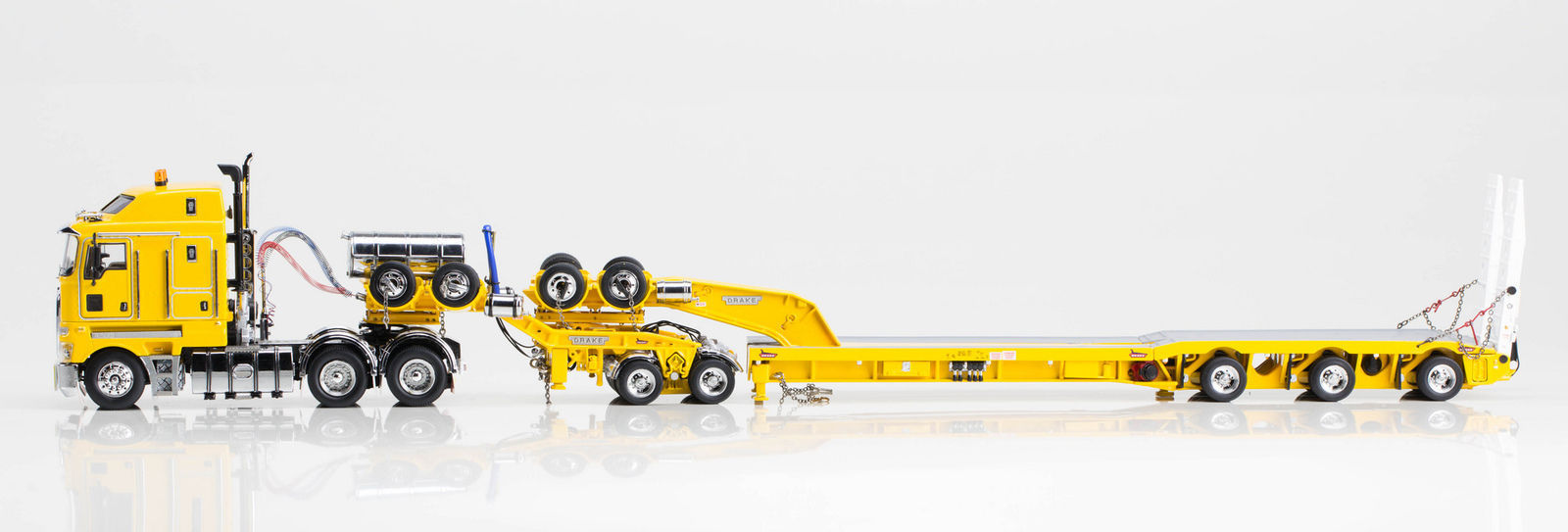 正規品スーパーSALE×店内全品キャンペーン Kenworth K200 with Drake 4x8 Dragline Bucket Trailer  and 2x8 Dolly in Metallic Blue トラックトレーラー DRAKE 建設機械模型 工事車両 50 ミニチュア  68.178.230.84