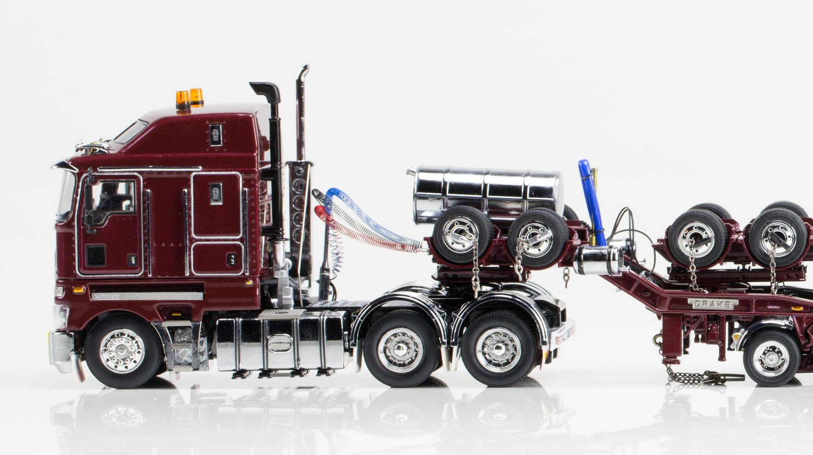 再販ご予約限定送料無料] 予約11-12月以降発売予定Kenworth C509 with Drake 2x8 Dolly and 5x8  Swingwing Combination Trailer in Vintage Burgundy トラックトレーラー DRAKE 建設機械 