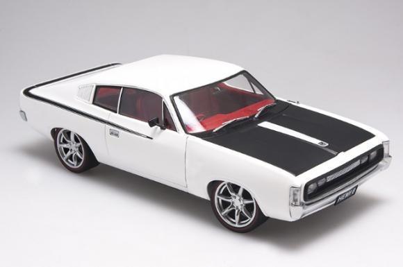 1:18 Chrysler Valiant Charger E49 Street machine White Devil Red ...