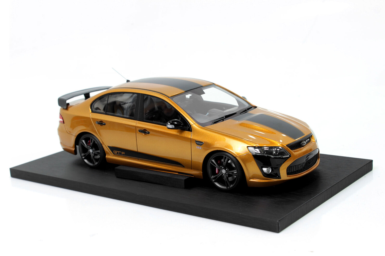 FORD FALCON FPV GT F VICTORY GOLD WITH BLACK STRIPES 1:18 SCALE MODEL CAR 