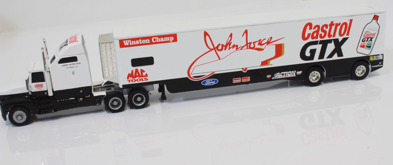 Used Action Collectables Castrol GTX John Force 1779 Hauler MAC Tools 1:64
