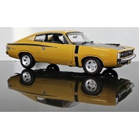 1:18 1971 E38 R/T Charger Small Tank Hot Mustard 