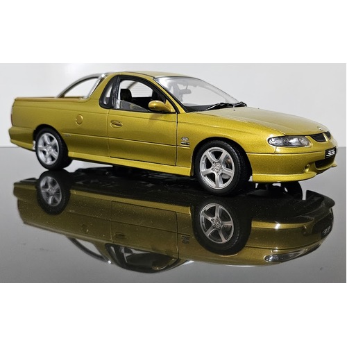 1:18 Holden Commodore VU SS Ute Hyper LS1 Manual 
