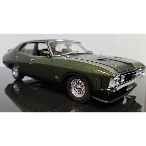 Used 1:18 Ford Falcon XA 1972 RPO83 Sedan - Jewel Green
