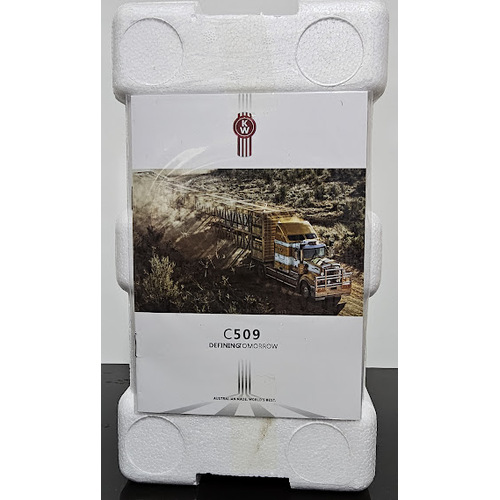 1:50 Drake Kenworth 509 Foam Clam Shell Box