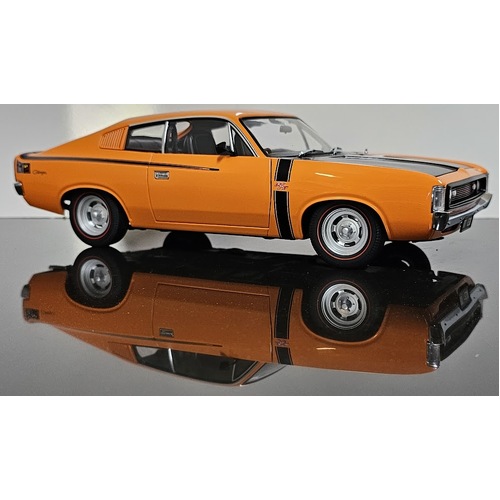 1:18 E38 R/T Chrysler Valiant Charger Vitamin C Orange 