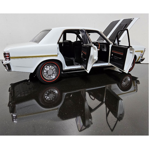 1:18 1969 XW GTHO FORD Falcom Diamond White Autoart