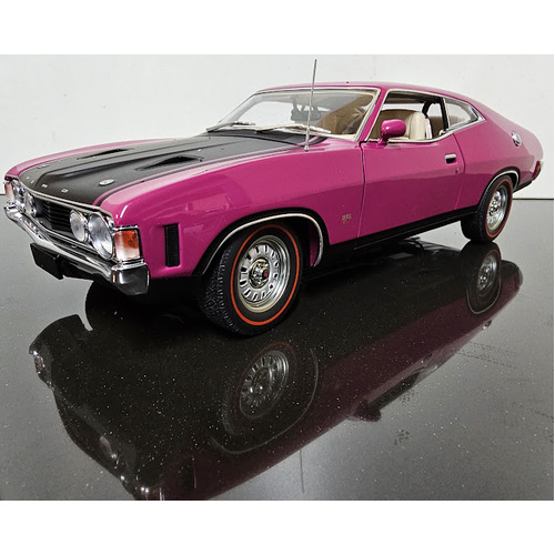 1:18 XA GT Hartop Ford Falcon Coupe Wild Plum AutoArt