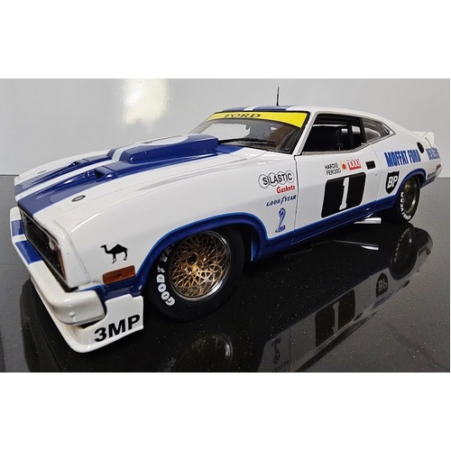 Pre Owned 1:18  Ford  Falcon XC Cobra Coupe Hardie Ferrodo 1000 #1 Moffat & Ickx 