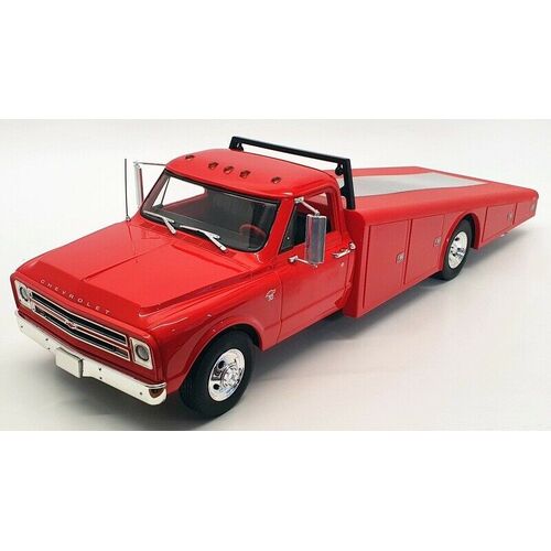 1:18 Red 1967 Chevrolet C-30 Ramp Truck