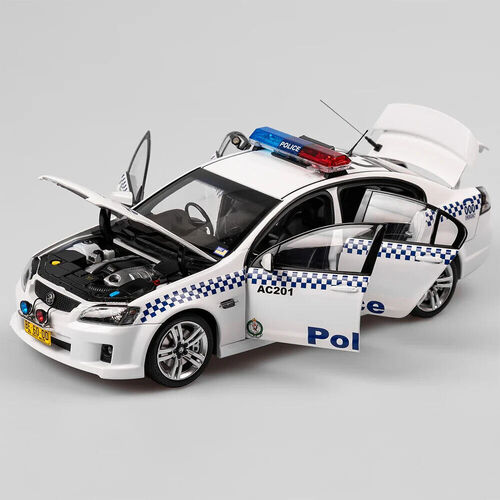 1:18 Holden VE Commodore SS NSW Police Highway Patrol Car Heron White