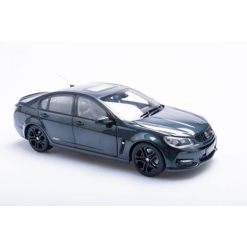 1:18 Holden VF Commodore SS-V Redline Son Of A Gun Diecast - Opening Parts