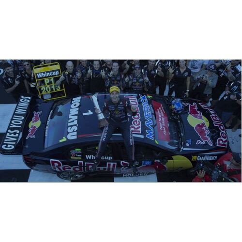 1:18 HOLDEN VF COMMODORE - RED BULL HOLDEN RACING #1 - WHINCUP - 2013 CHAMPIONSHIP WINNER 