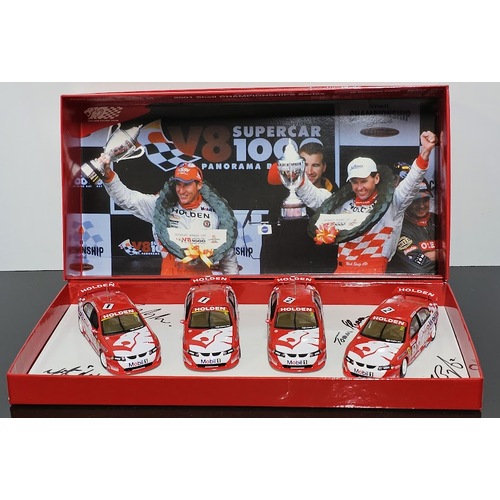 1:43 HSV HRT Mark Skaife 2001 Touring Car Champion Signed VX Commodore 