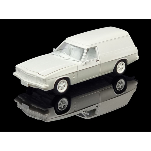 1:24 Plastic Kit 1975 HJ Holden Sandman Panelvan - Sealed Body Opening Bonnet w/Engine