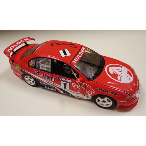 1:18 Holden HRT VT Commodore Signed 2000 FAI 1000 Autoart 80069 Lowndes Skaife