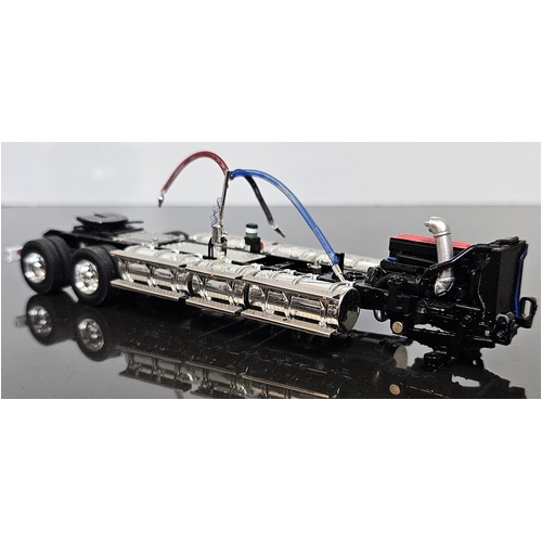 1:50 T900 Drake Kenworth PACCAR Legend Z01465 Chassis With Tanks 